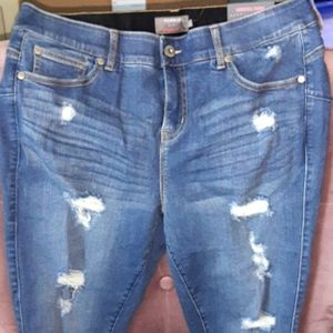 NWT TORRID HIGH-RISE BOMBSHELL SKINNY JEANS